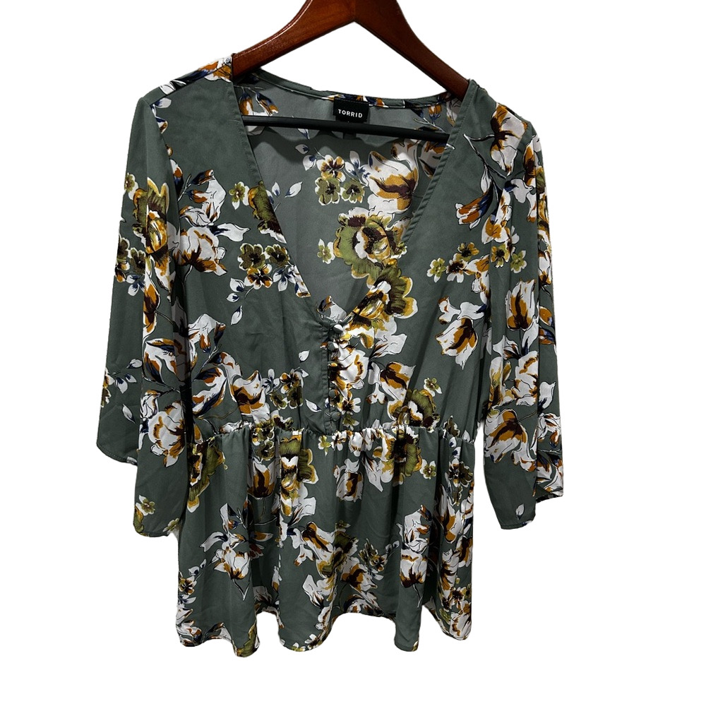 🌙Torrid Green /blue Floral Blouse size 1 GUC… - Picture 1 of 8